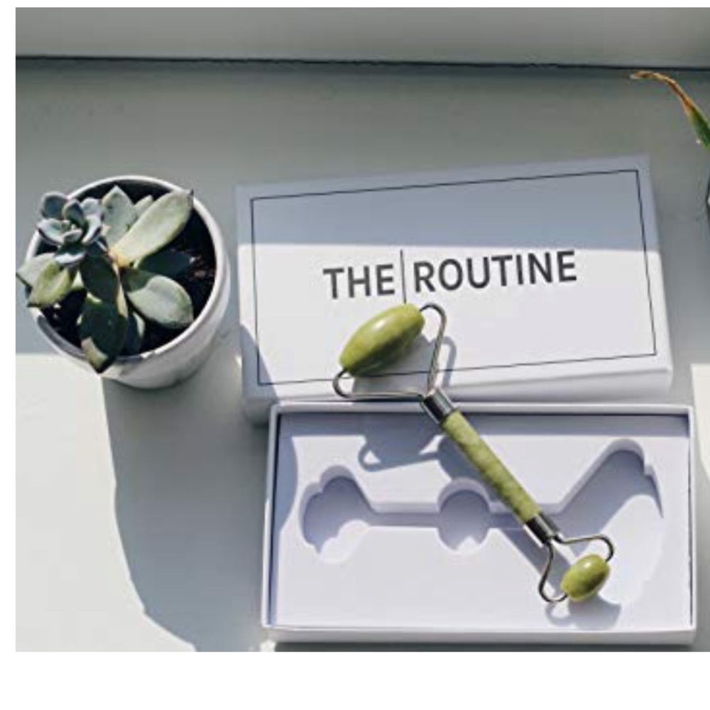 100% Jade Roller. NIB